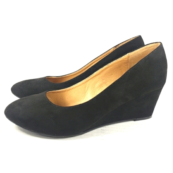 Christopher & Banks Fuax Suede Black Slip On Wedge 2.5' Inch. Women's Size 9 M. - Picture 2 of 8
